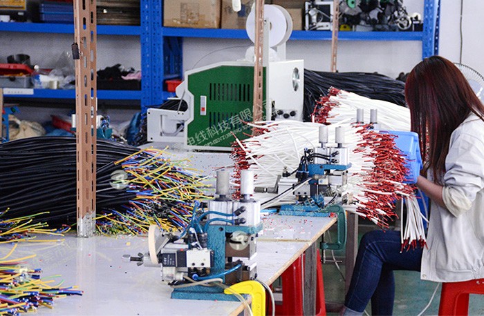 超聲波金屬點(diǎn)焊機(jī)的焊接速度與材料厚度有什么關(guān)系