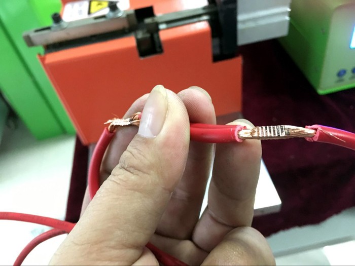 超聲波金屬點焊接機(jī)的組成