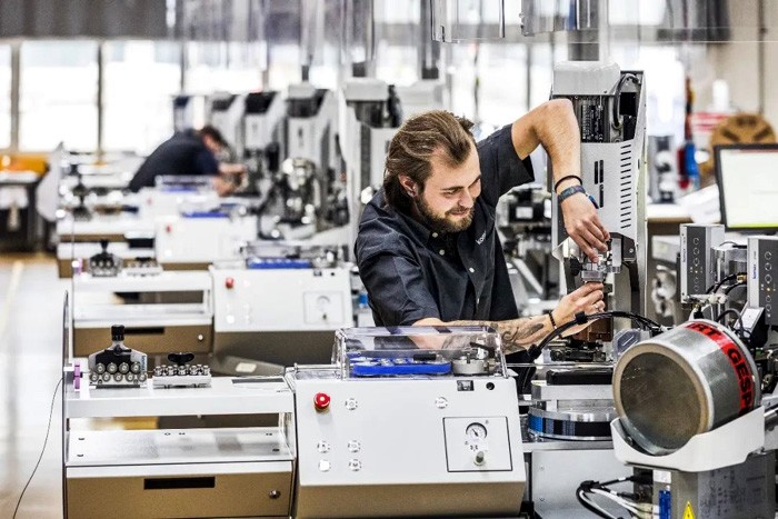 線束加工設(shè)備端子壓著機(jī)的工作原理是什么